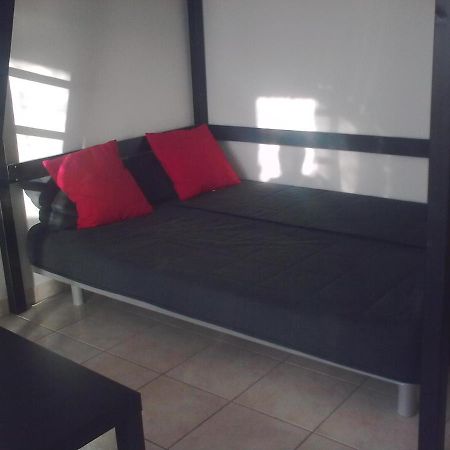 Studio Climatise. Proche Parking, Commerces Et Mer Apartamento Carqueiranne Exterior foto