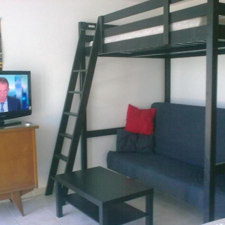 Studio Climatise. Proche Parking, Commerces Et Mer Apartamento Carqueiranne Exterior foto